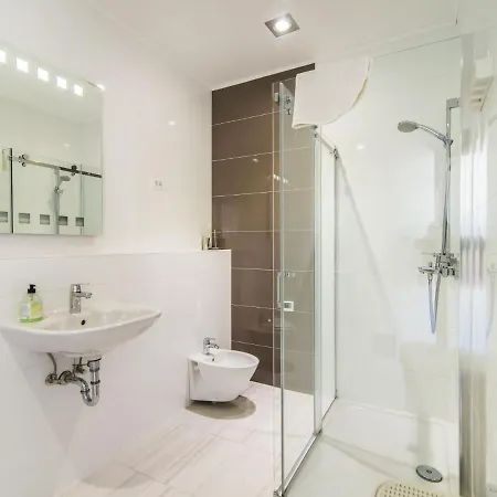 فيلة Contemporary With Swimming Pool In